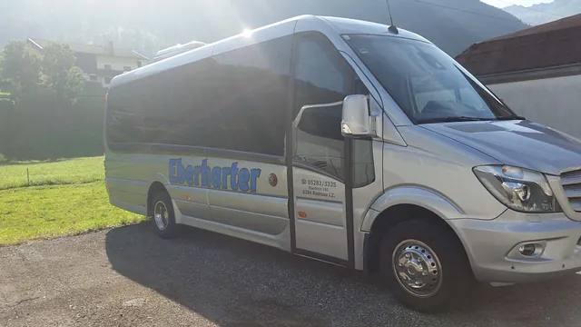 Schulbus in Tirol